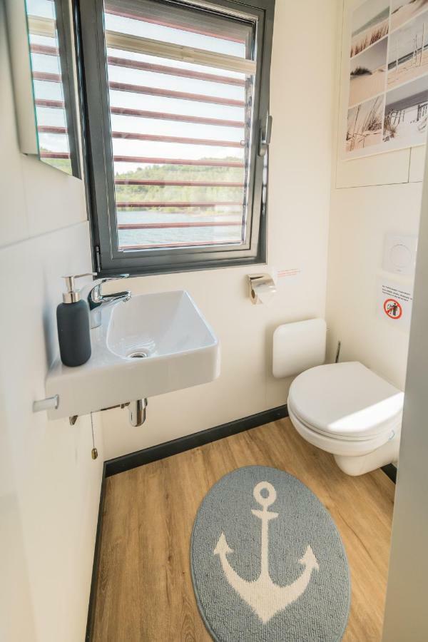 Hausboote Und Ferienhaeuser Marina Muecheln Mucheln Luaran gambar