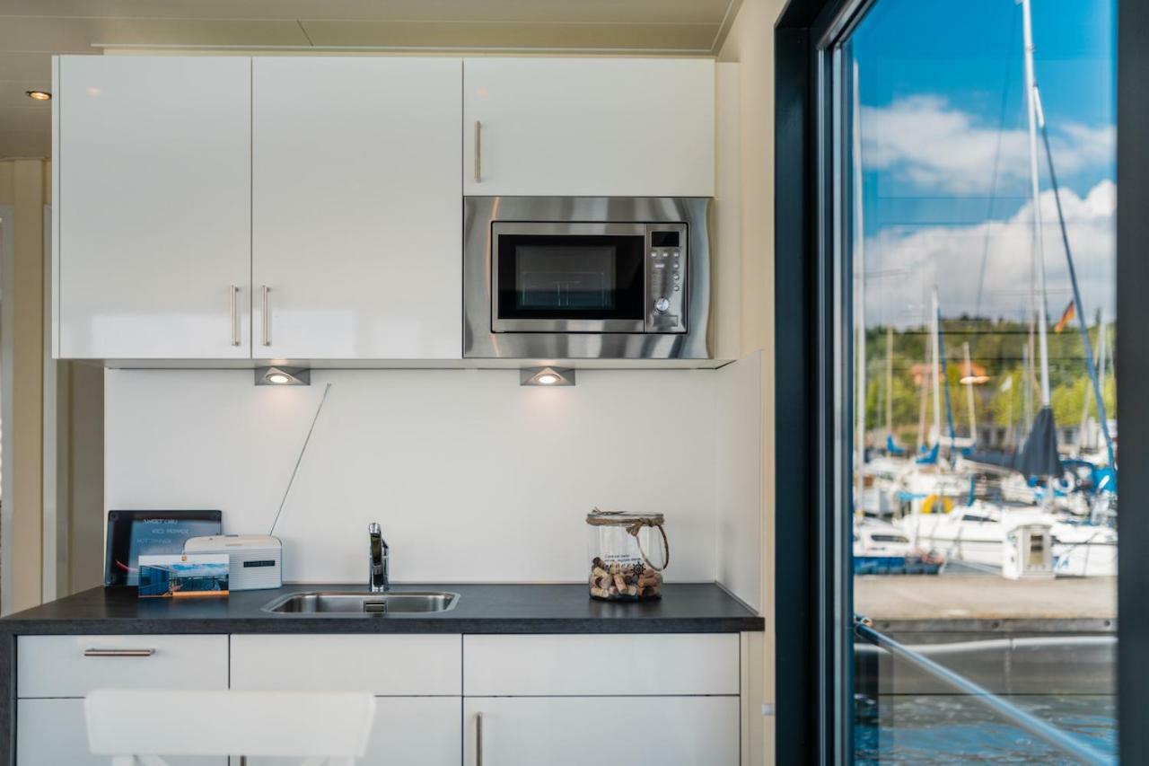 Hausboote Und Ferienhaeuser Marina Muecheln Mucheln Luaran gambar