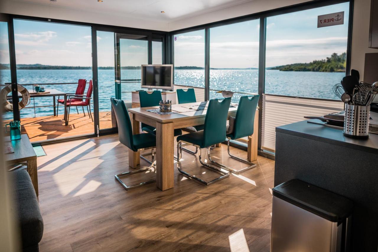 Hausboote Und Ferienhaeuser Marina Muecheln Mucheln Luaran gambar